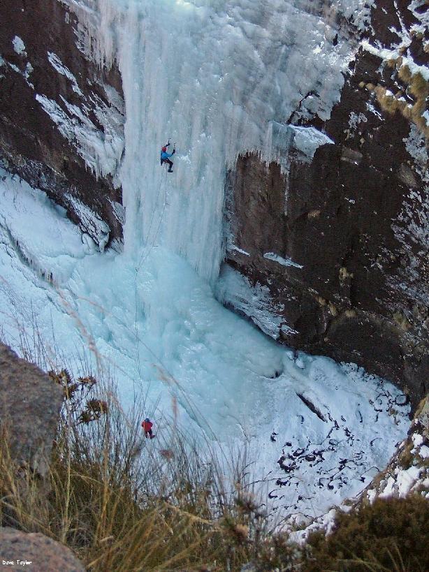 IceClimbing2_Bokong_ByDaveTaylor