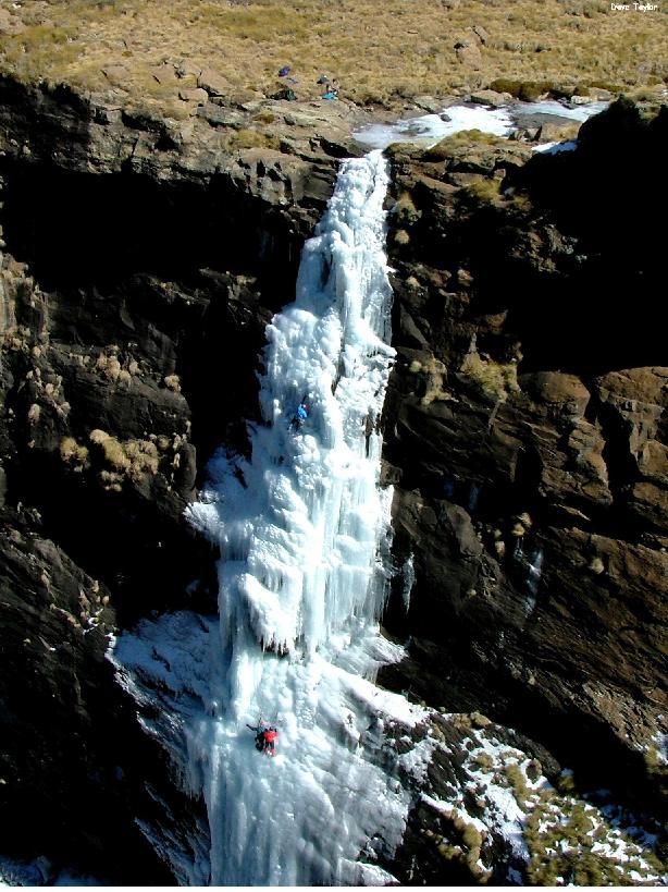 IceClimbing3_Bokong_ByDaveTaylor