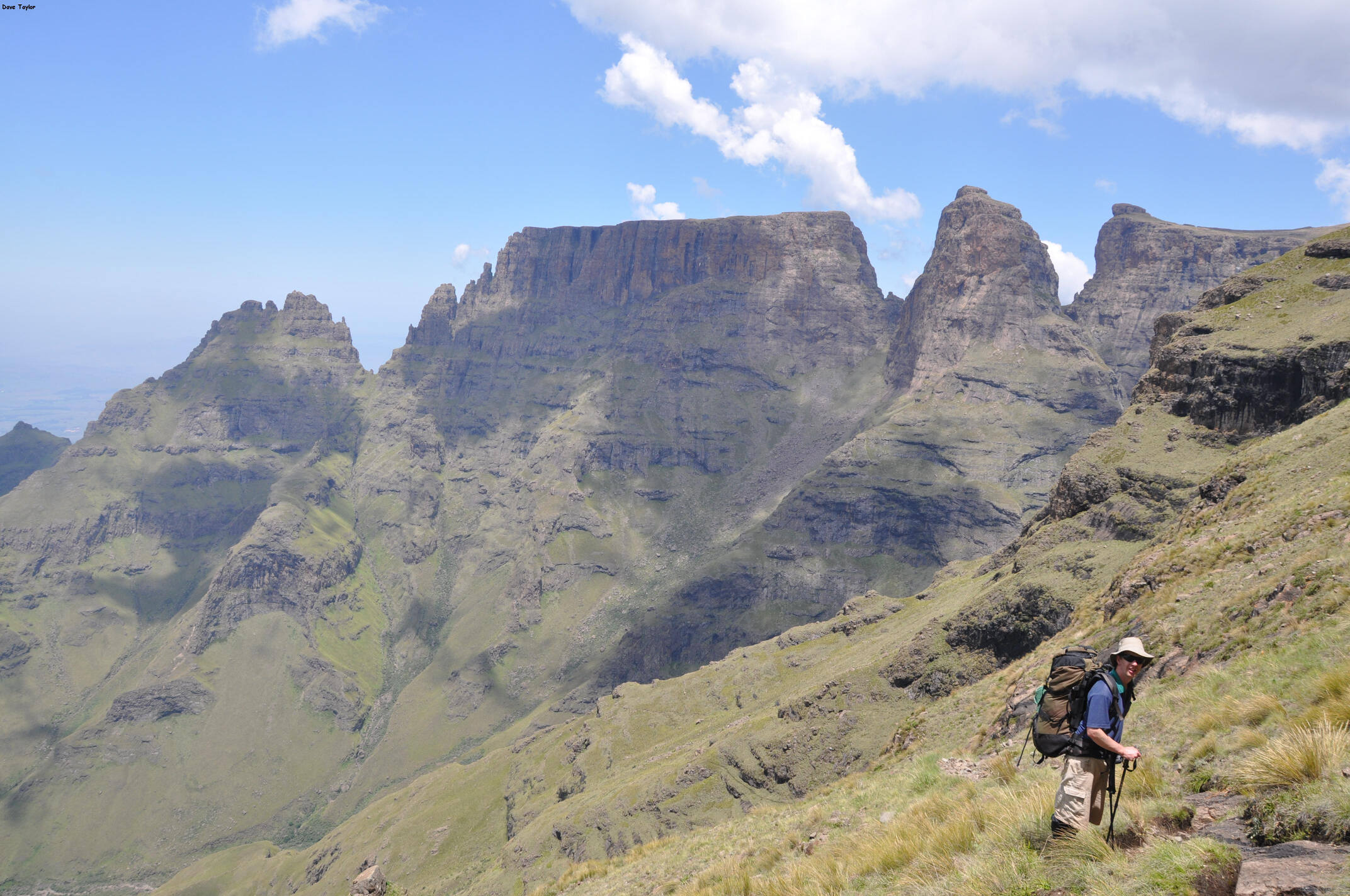 Drakensberg_Monk_sCowl, ChampagneCastle_Sterkhorn_ByDaveTaylor